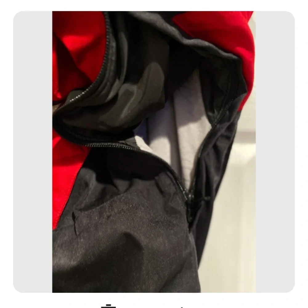 Vintage Spider Dermizax
Jacket Men's size S Black and Red with zip hood - Picture 11 of 17
